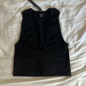 URBAN OUTFITTERS BLACK CROP TOP